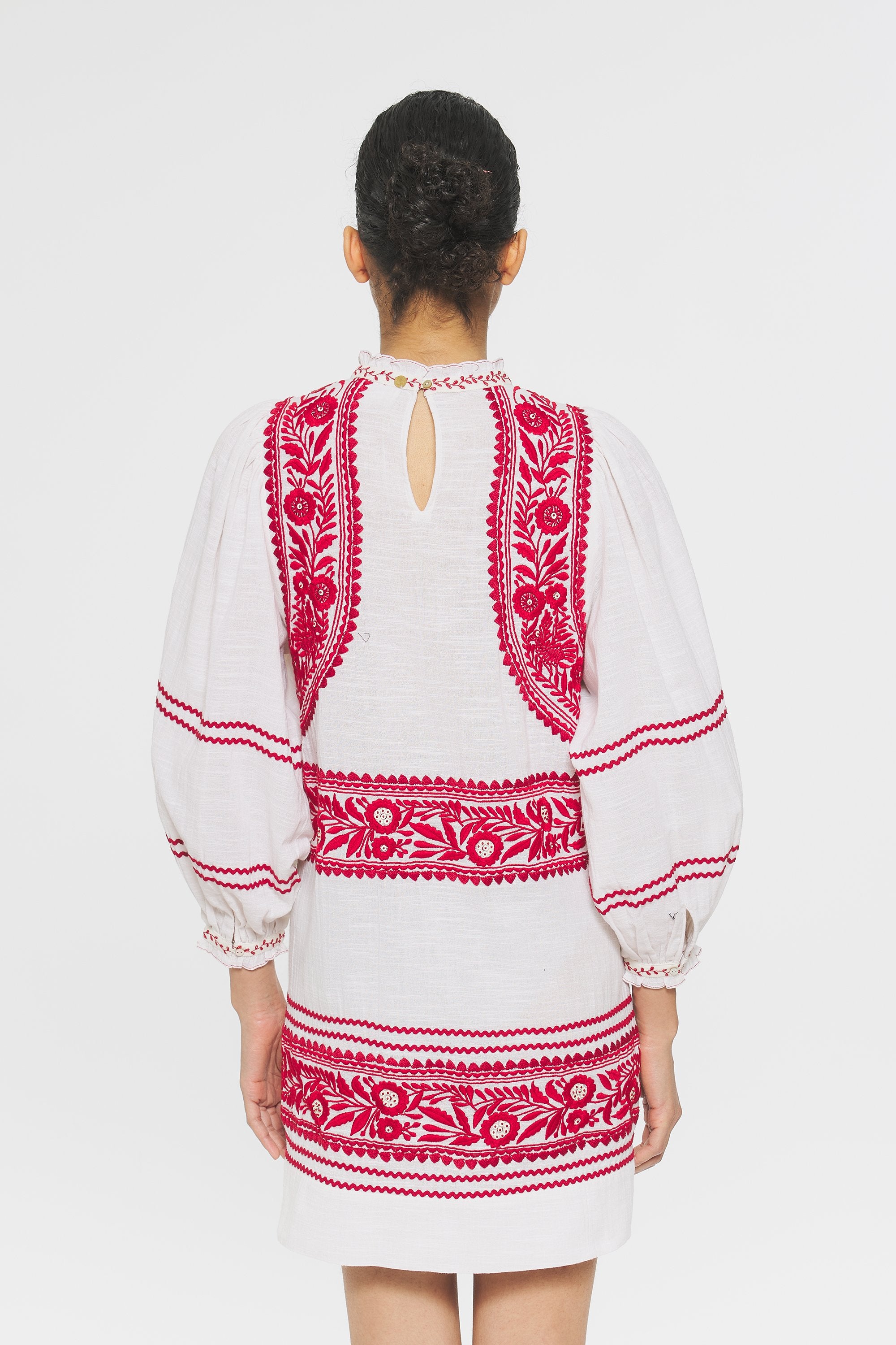 Robe courte brodée Huragian