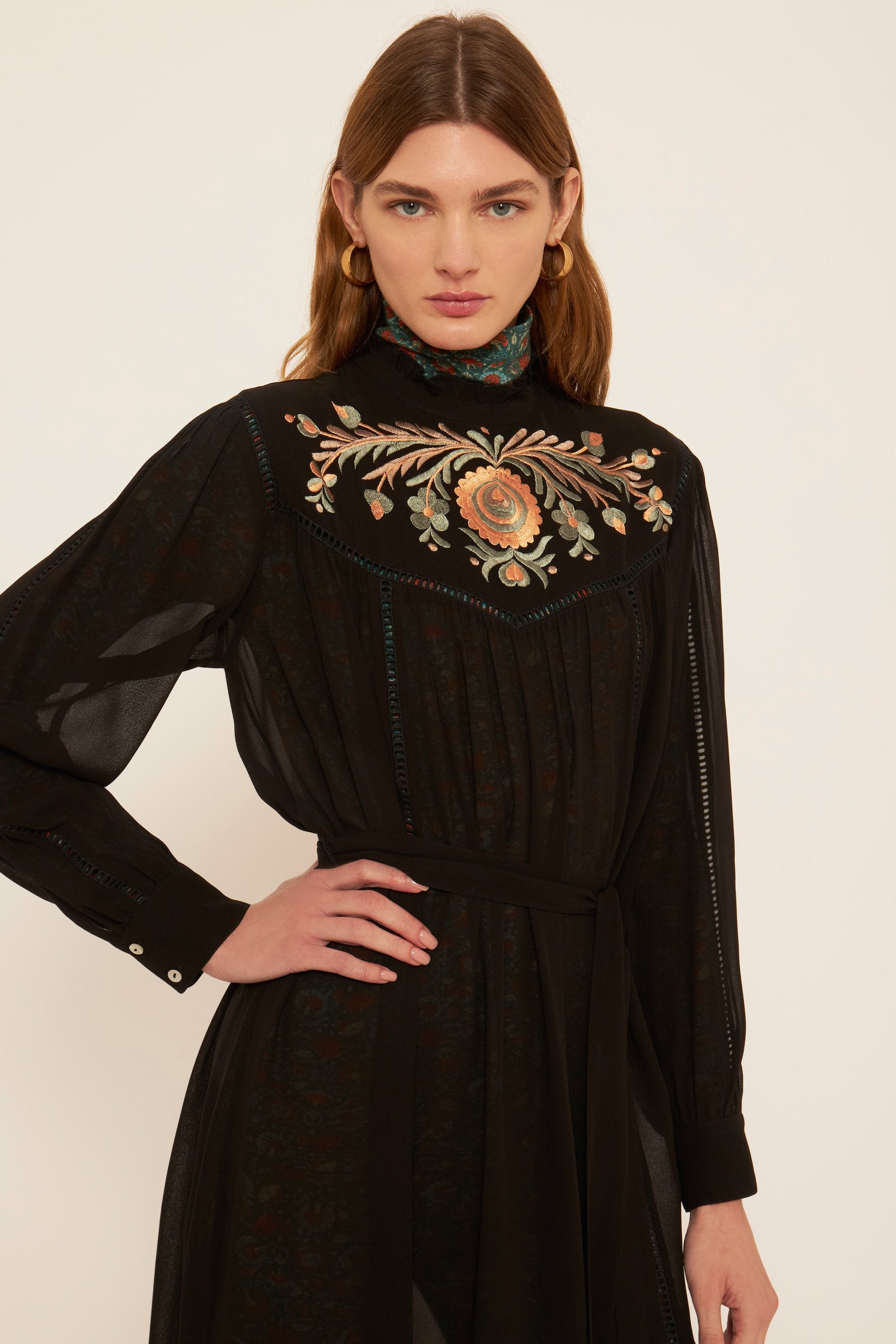 Robe longue brodée Igor