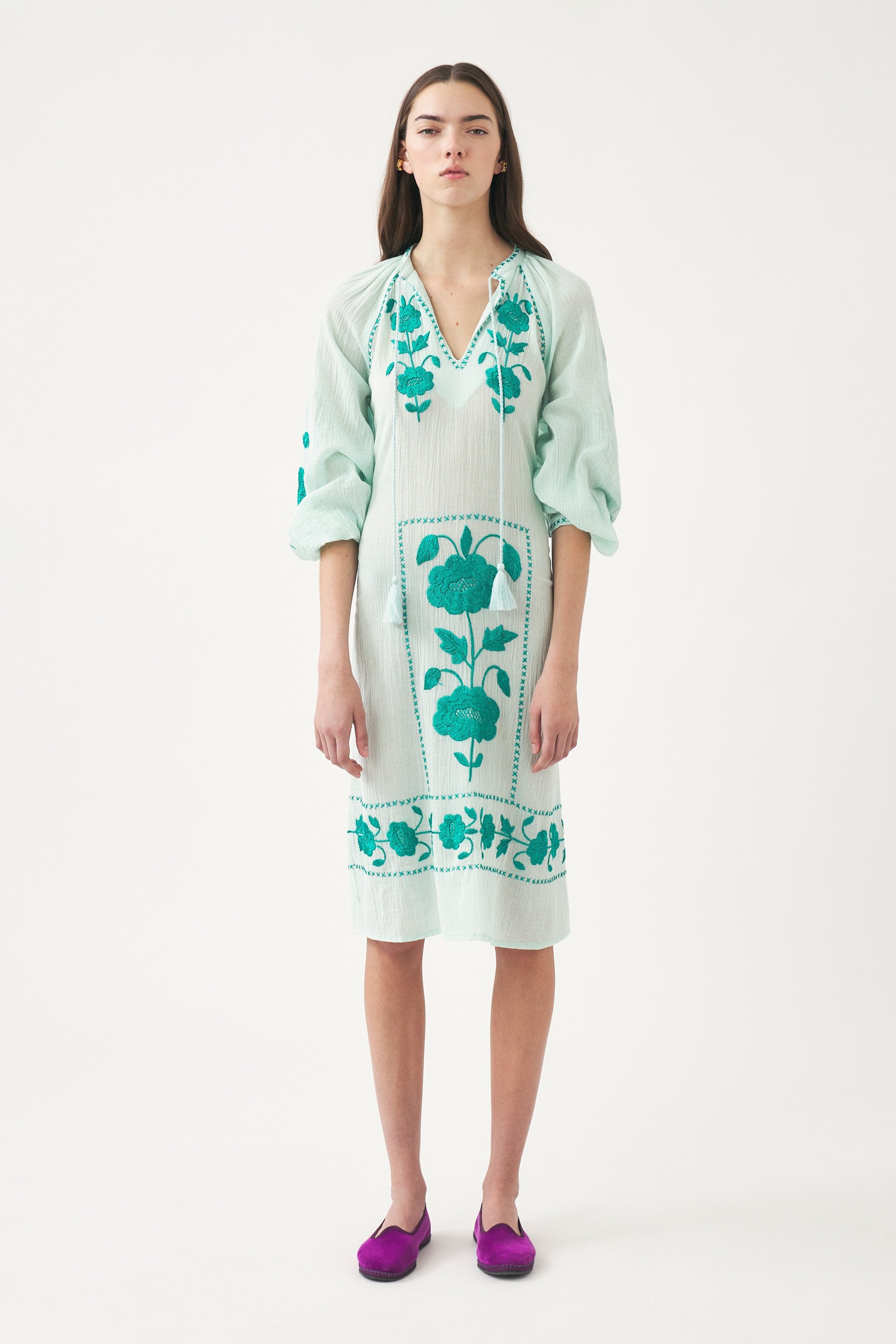 Dress with hand-embroidered silk details Ila