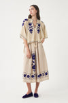 Von Hand mit Seidengarn bestickter Mini-Kaftan Ila