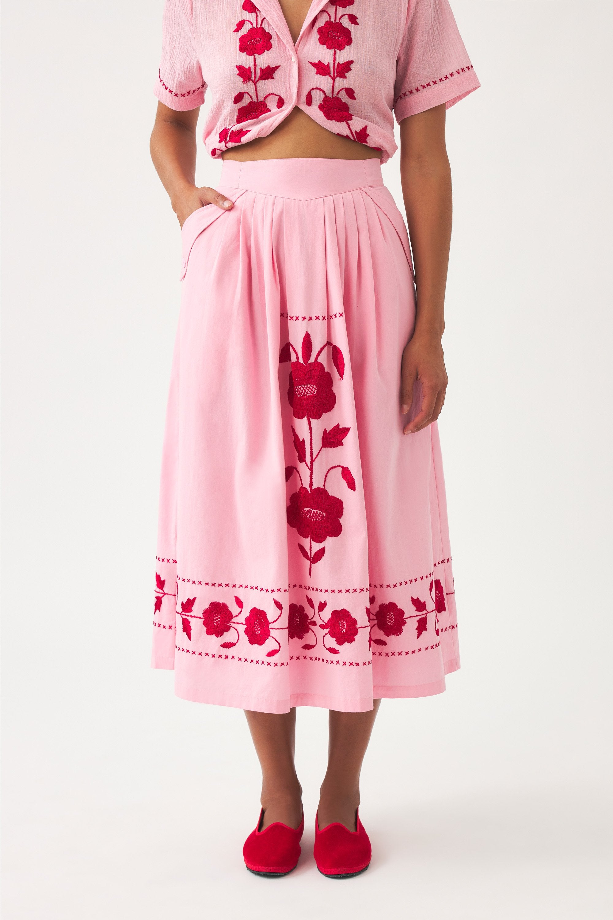 Skirt with hand-embroidered silk details Ila