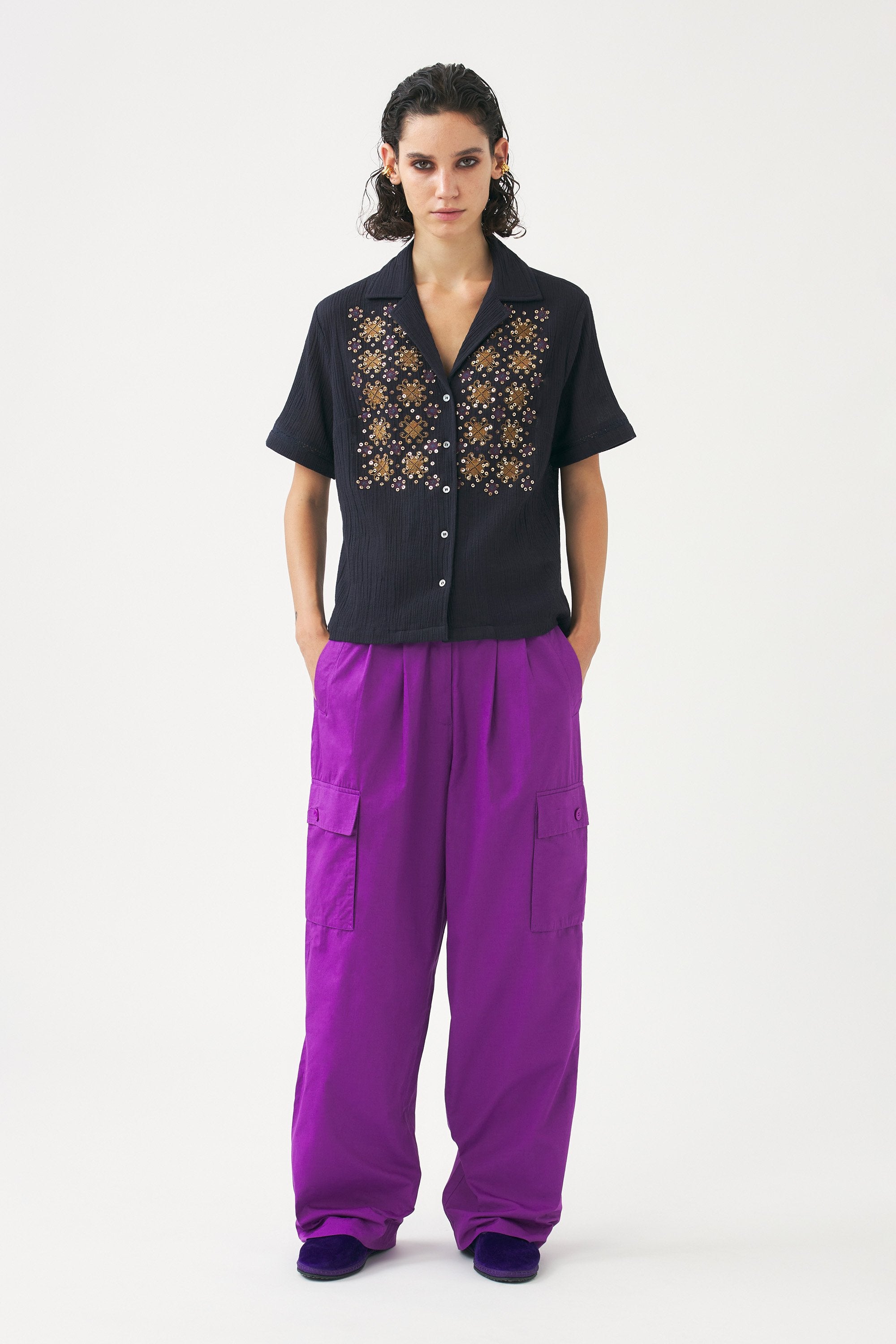 Blusa ricamata a mano con perle Jena