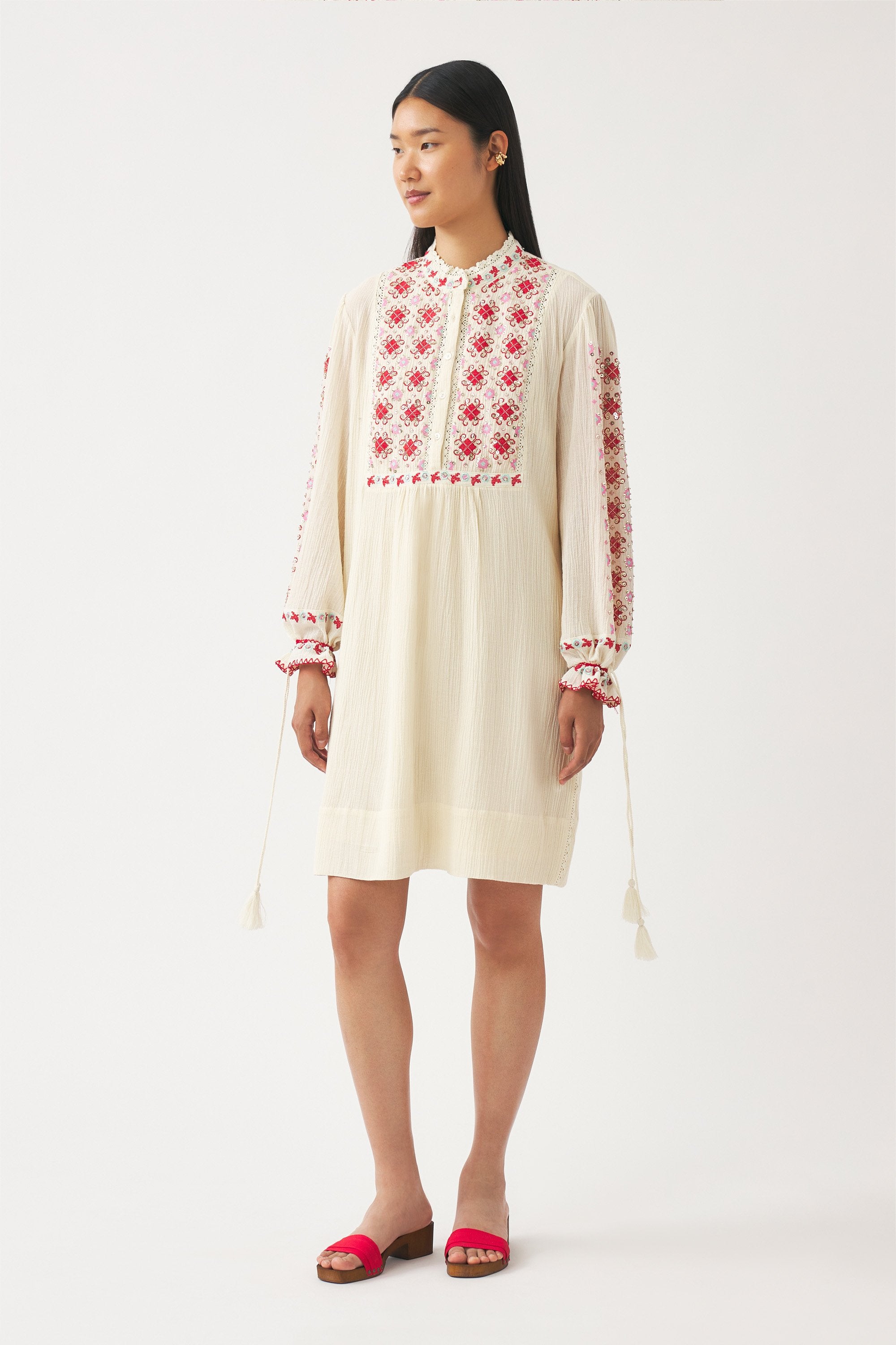 Mini dress hand-embroidered with pearls Jena