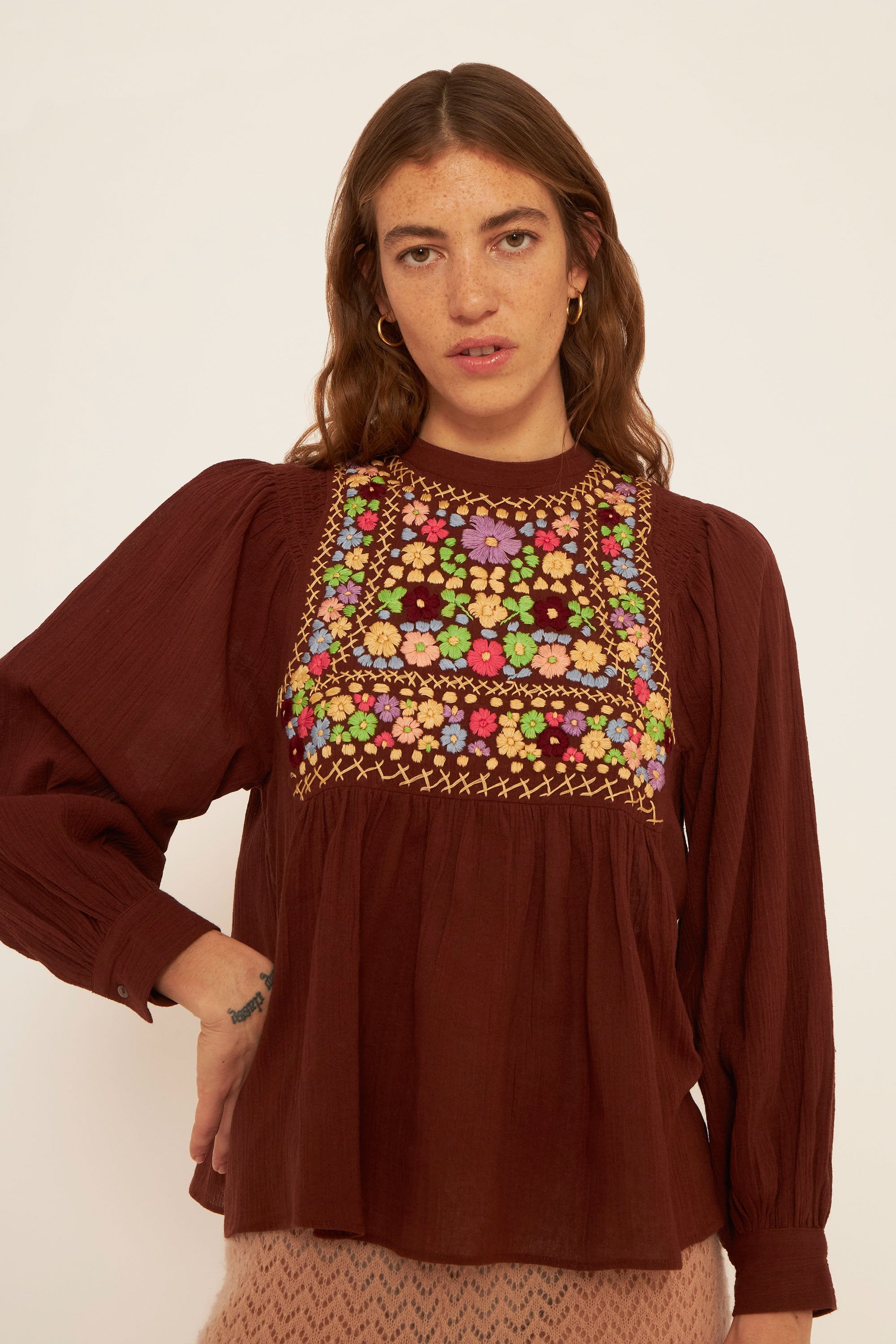 Bestickte Bluse Line