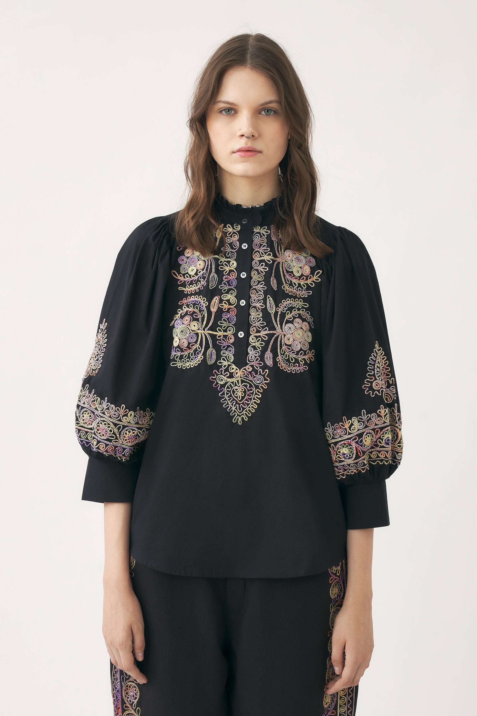 Hand-embroidered blouse Neil