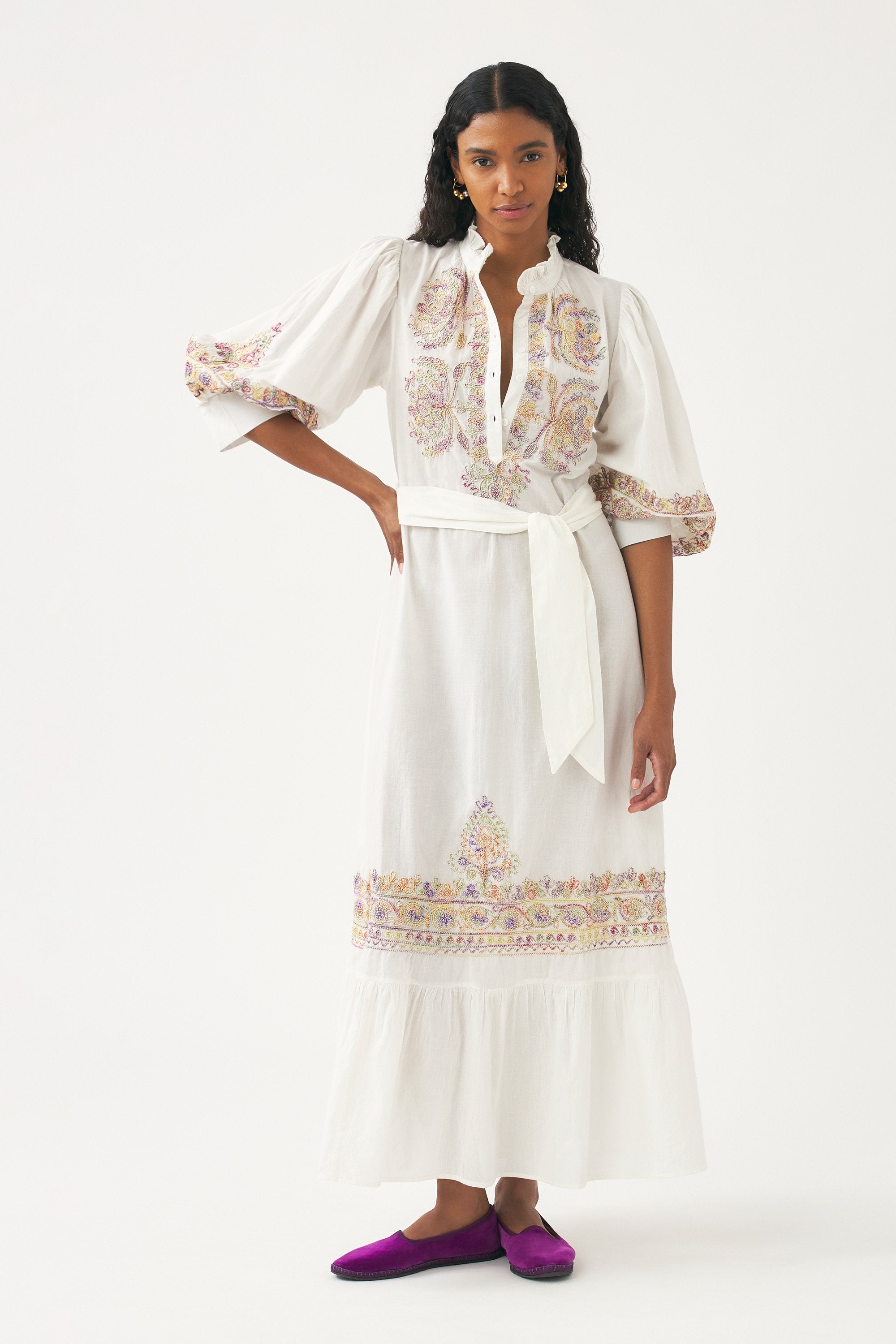 Robe longue brodée à la main Neil