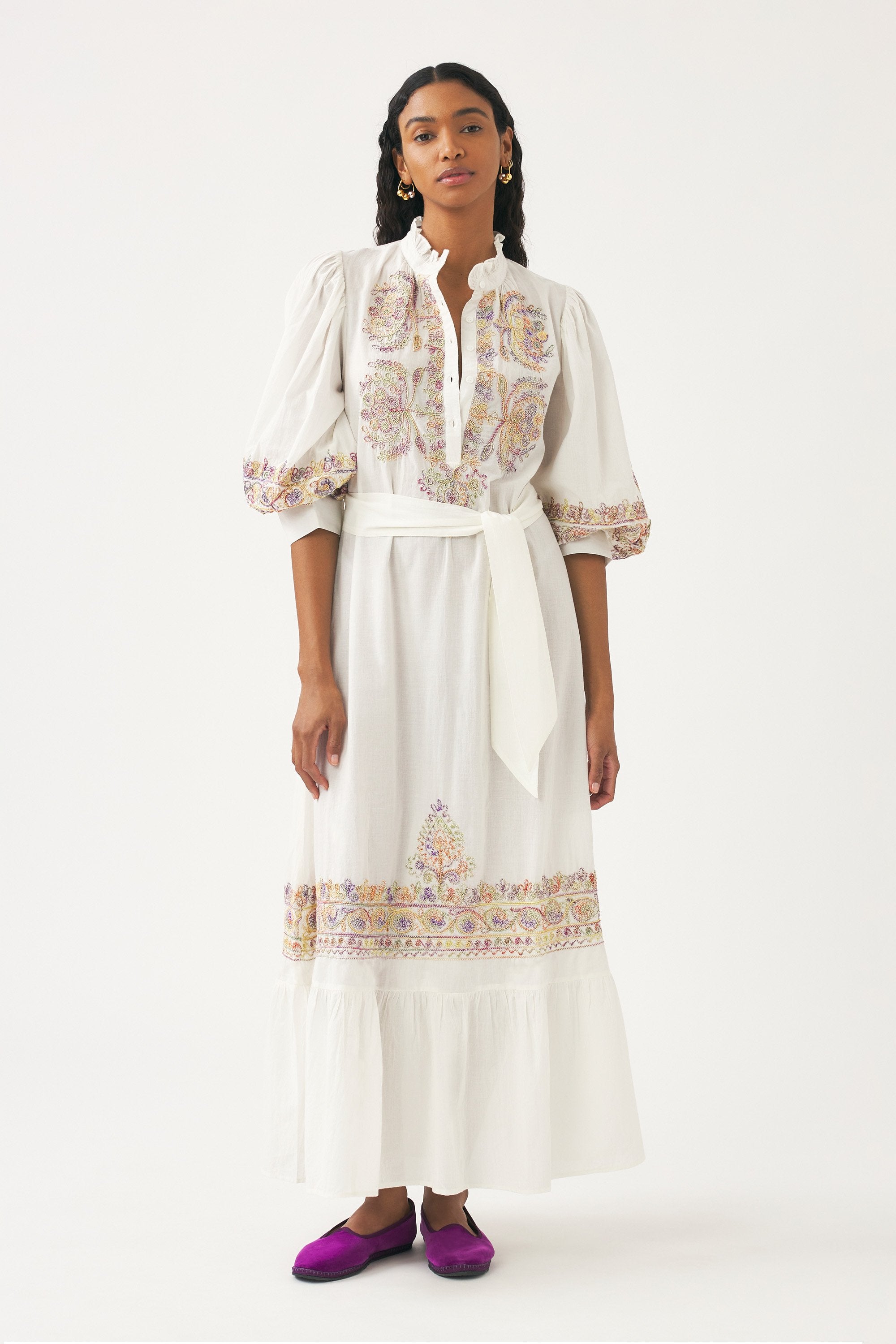 Robe longue brodée à la main Neil