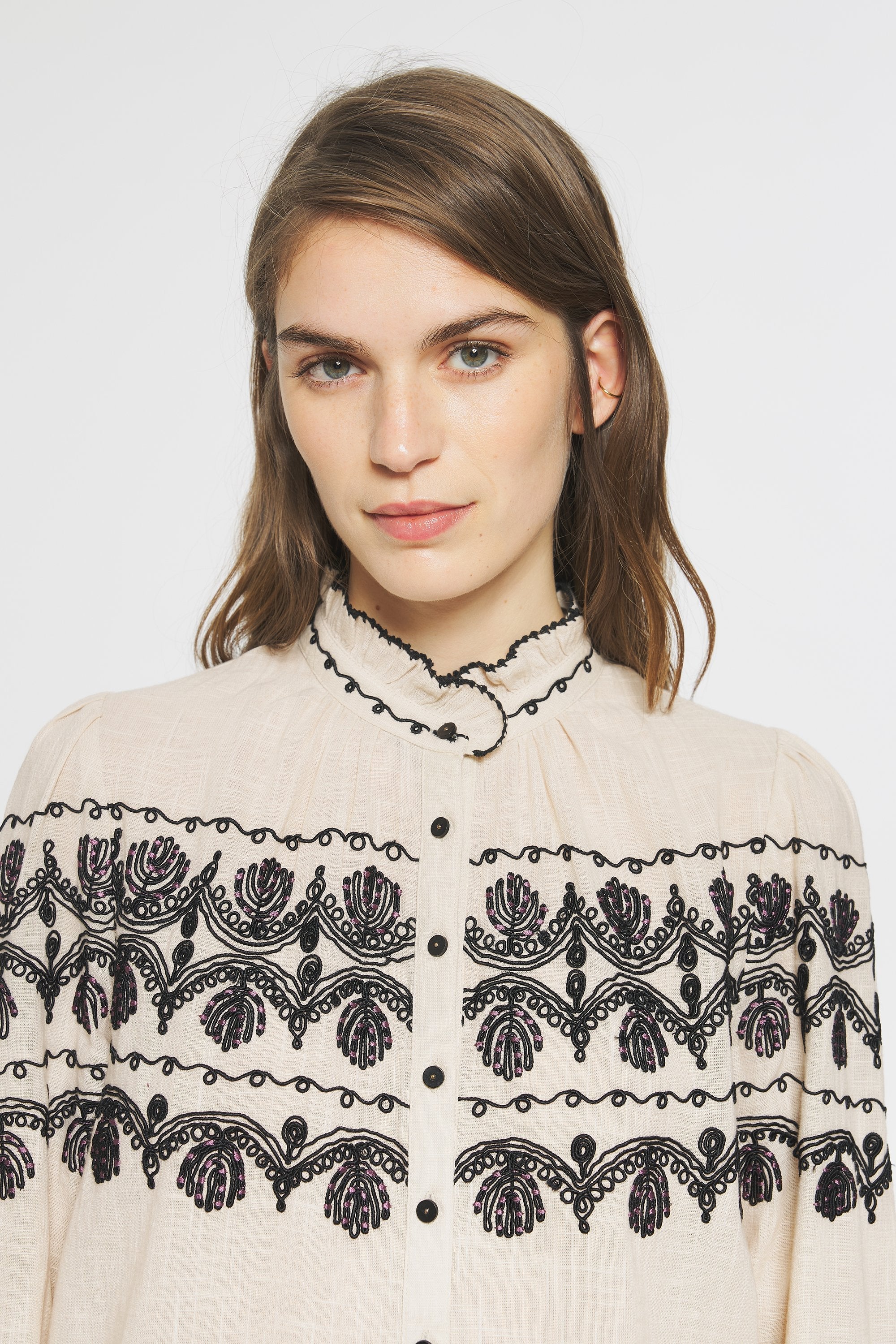 Nelly Embroidered blouse