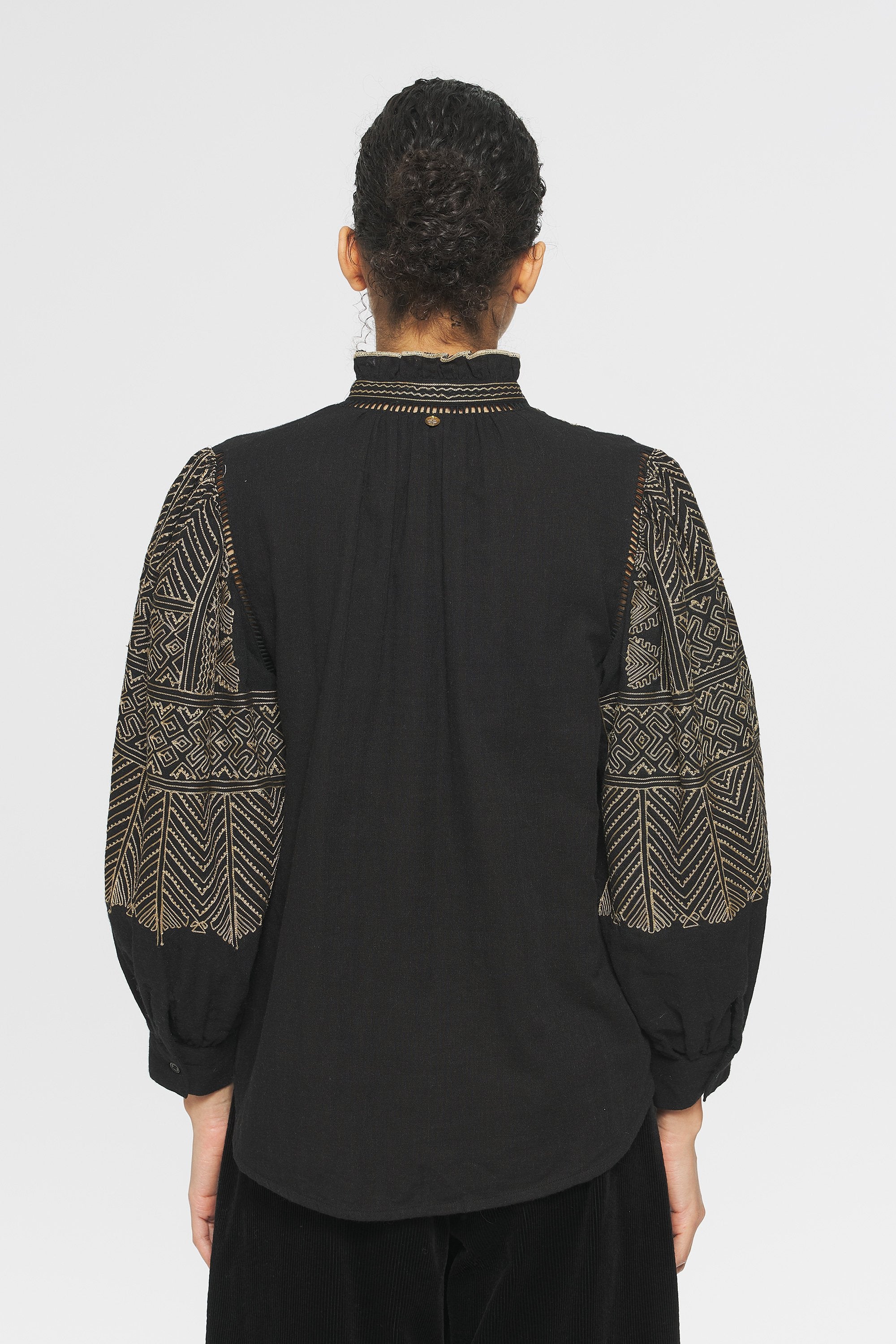 Blouse brodée Svetlana