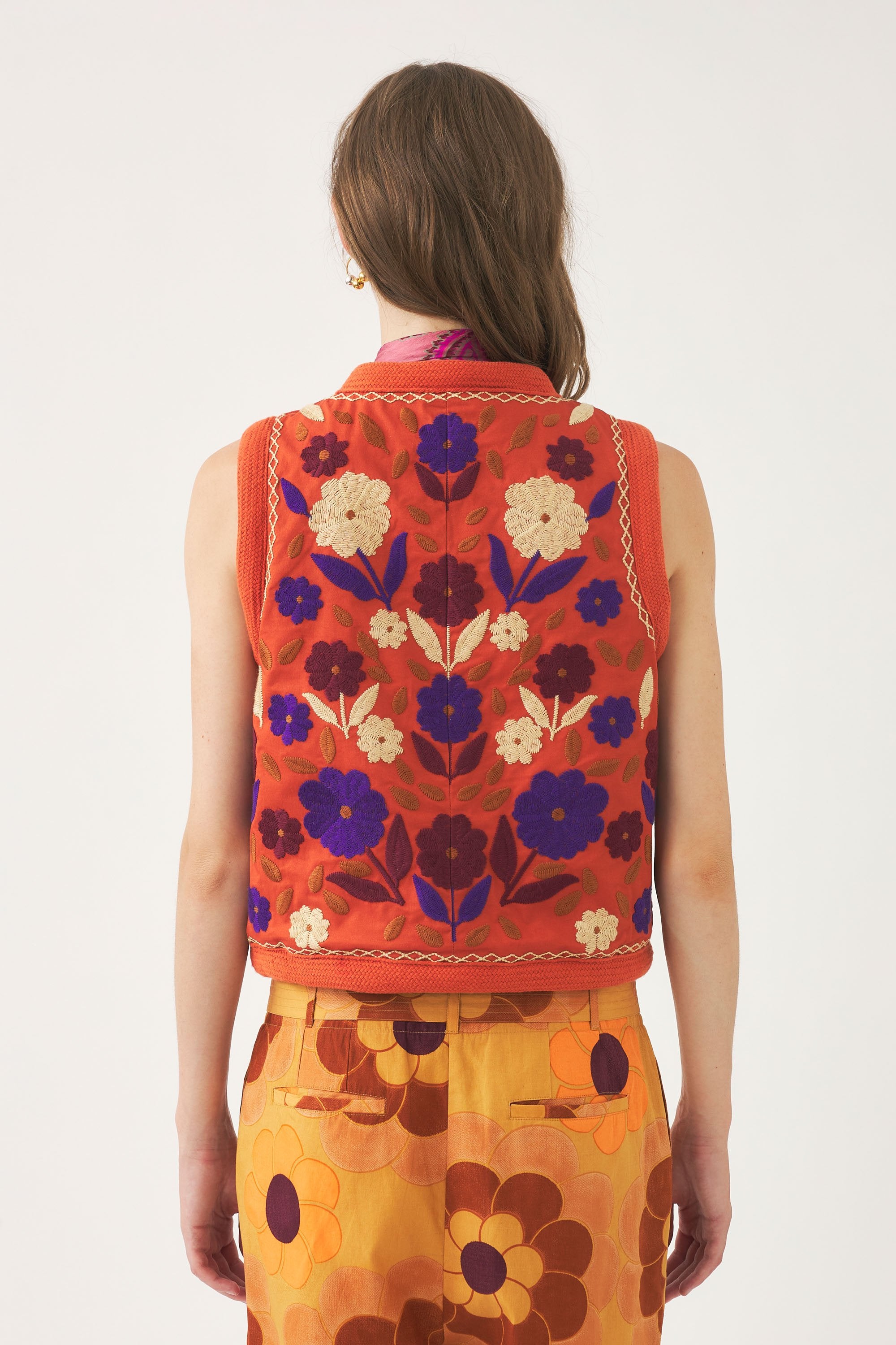 Gilet smanicato ricamato Tady