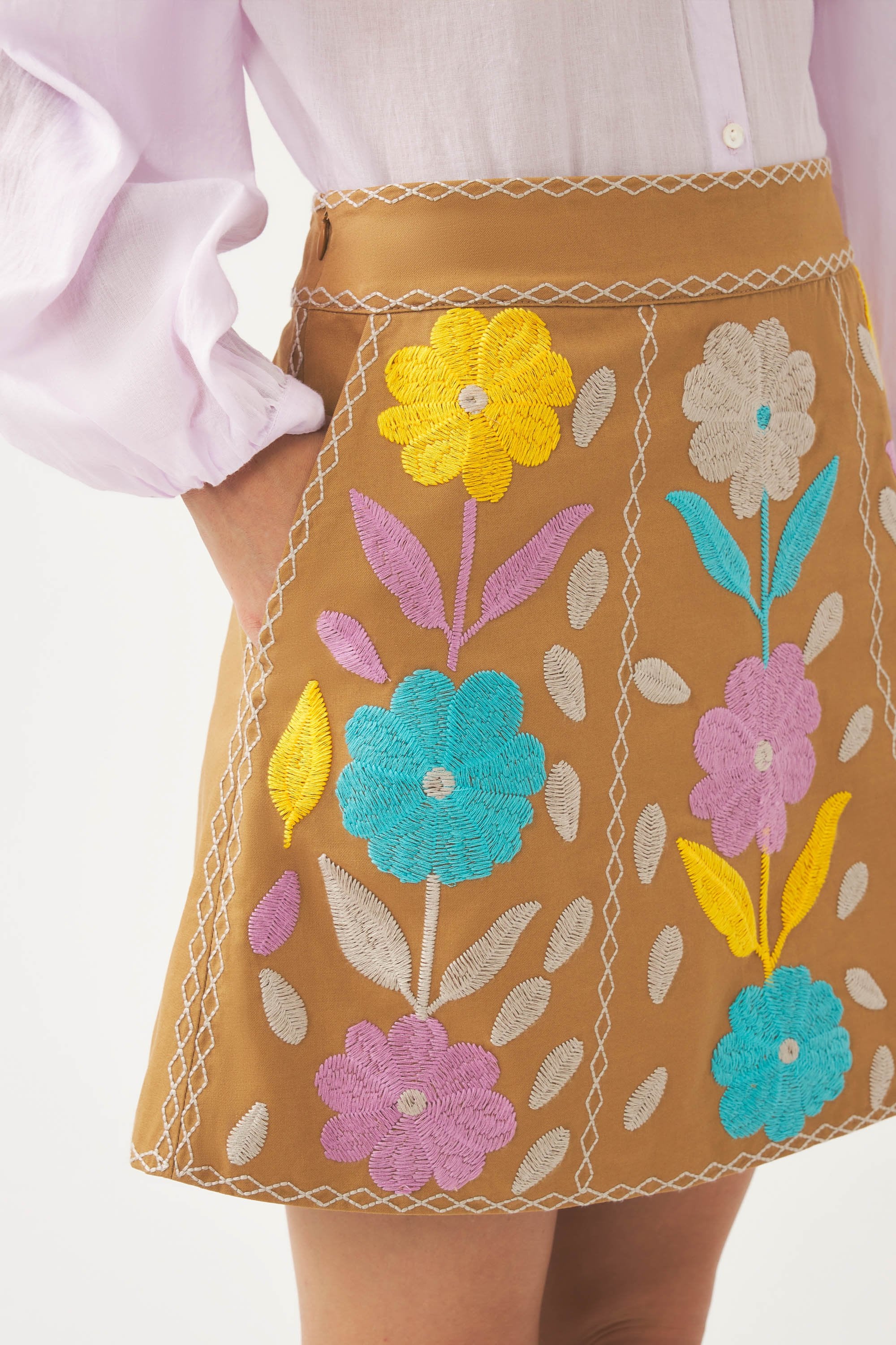 Embroidered miniskirt Tady