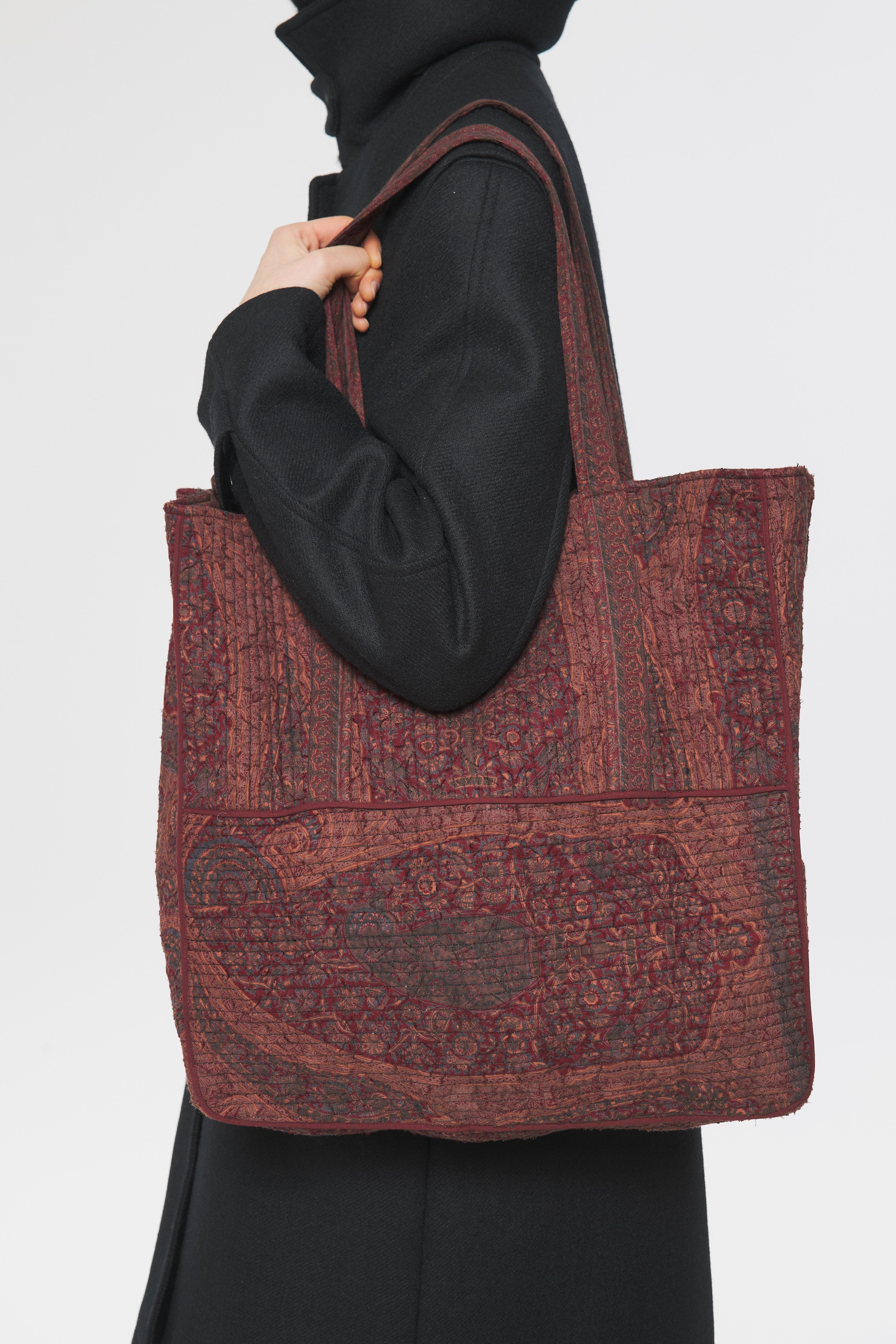 Tajaro Tote bag