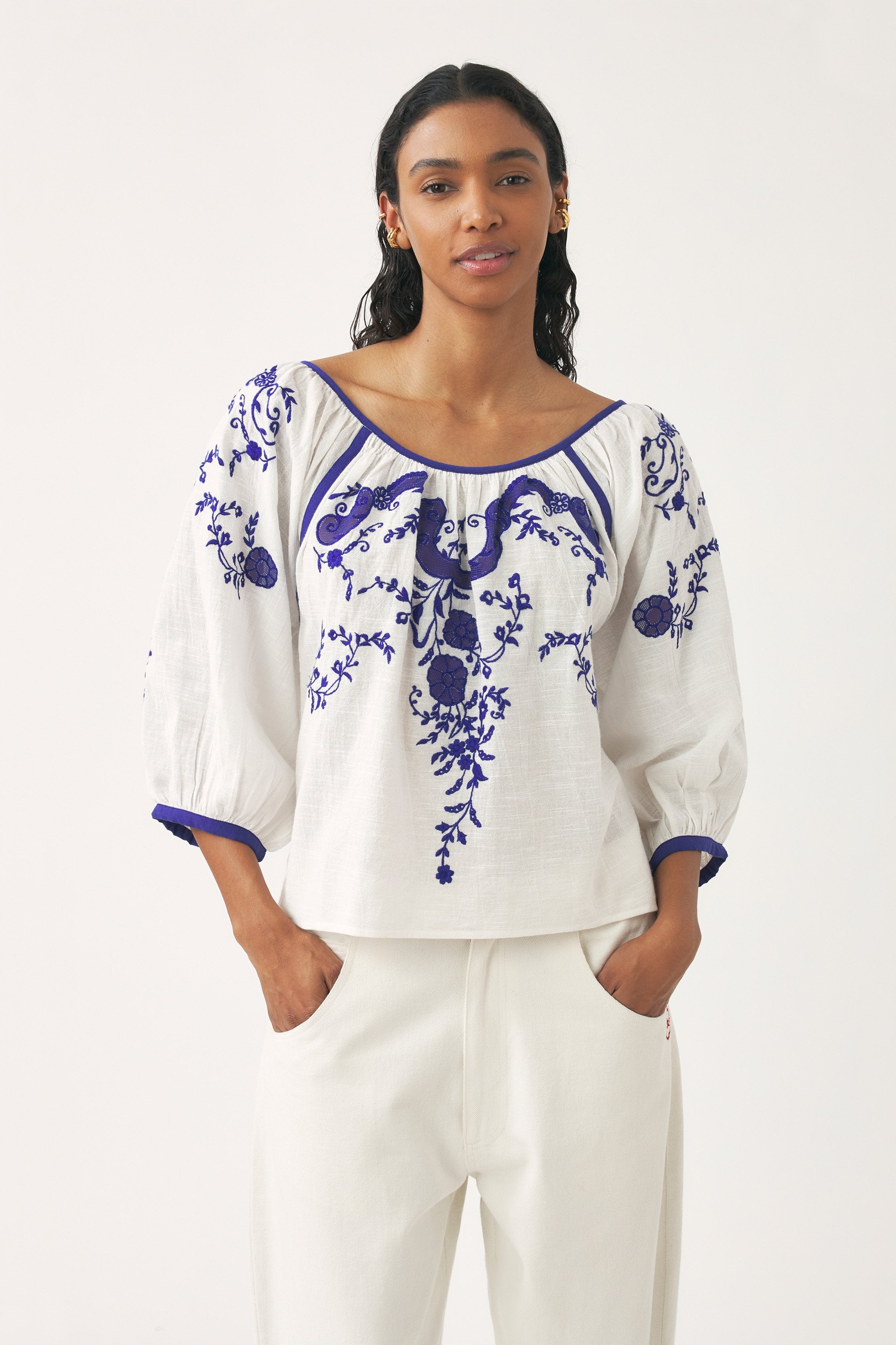 Embroidered blouse Victoria
